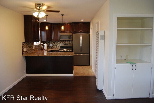 Building Photo - 3 br, 2 bath House - 1116 Persimmon Avenue