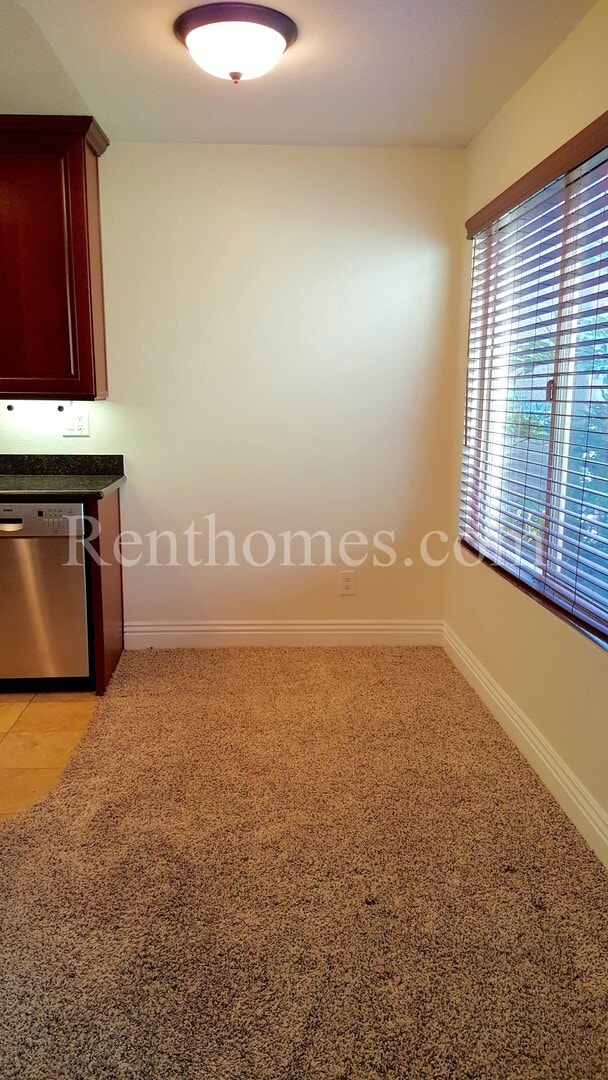 Foto del edificio - La Jolla, 8430 Via Mallorca #110 -Granite Counters, Community Pool and Spa, Near UCSD!