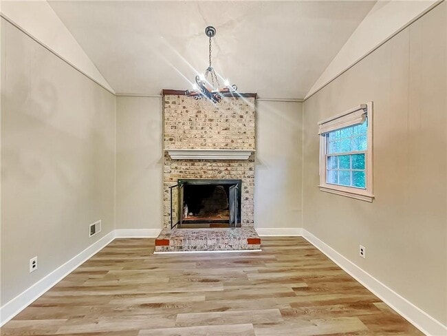 Building Photo - 4790 Matterhorn Dr SW