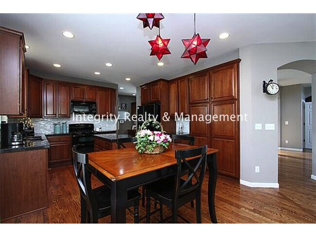 Foto del edificio - 3367 Fantasy Pl