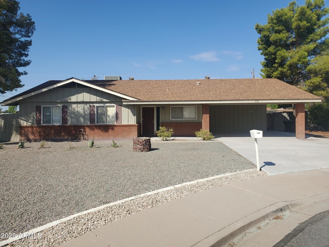 Foto principal - 2512 E Golden St
