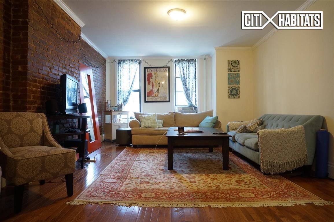 Primary Photo - 311 E 93rd St