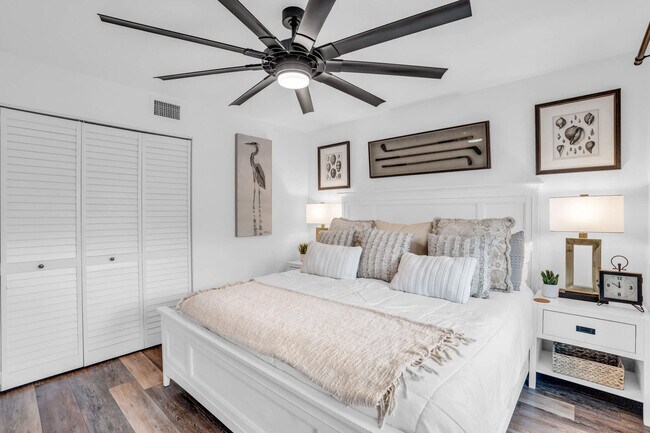 Building Photo - 600 Neapolitan Way