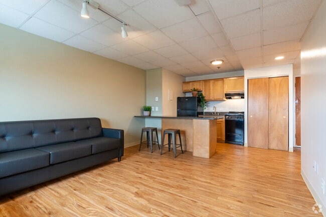 1BR, 1BA - C Style - Living/Dining Room - University Towers - UofM Student Housing