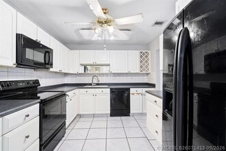 Building Photo - 2510 SW 81st Ave