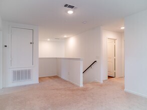 Building Photo - 8214 Star Ter Dr