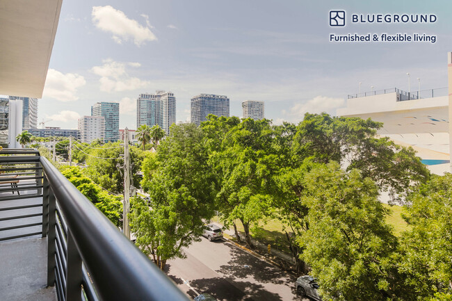 Foto del edificio - 452 NE 31st St