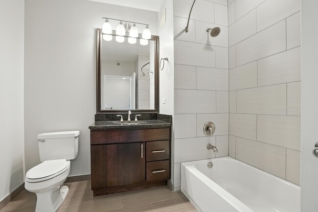 Foto del edificio - 389 E Ohio St