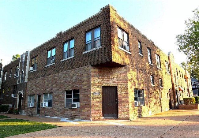 Building Photo - 3844 Wilmington Ave