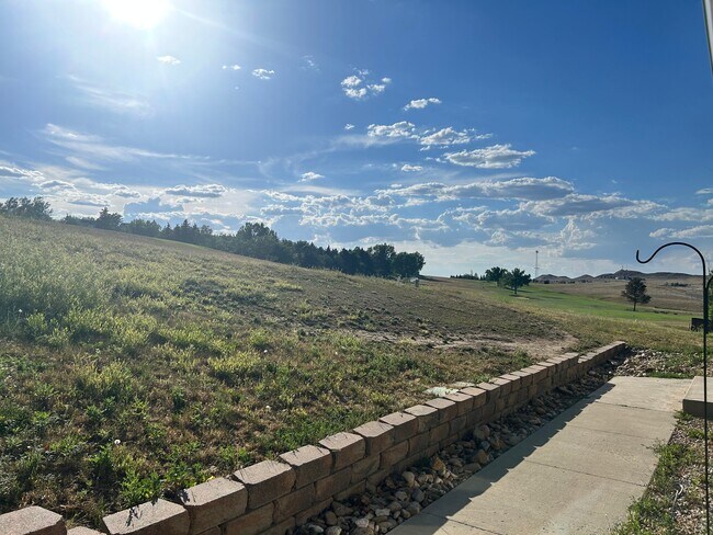 Foto del edificio - 608 Overdale Dr
