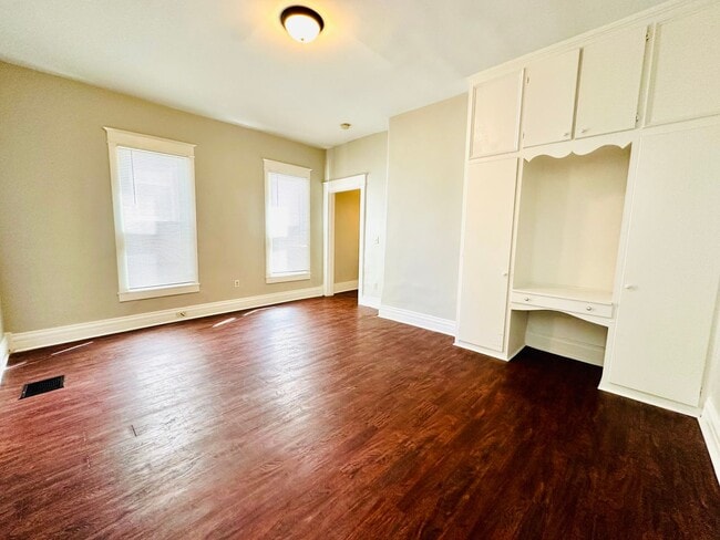 Foto del edificio - 621 E Burnett Ave