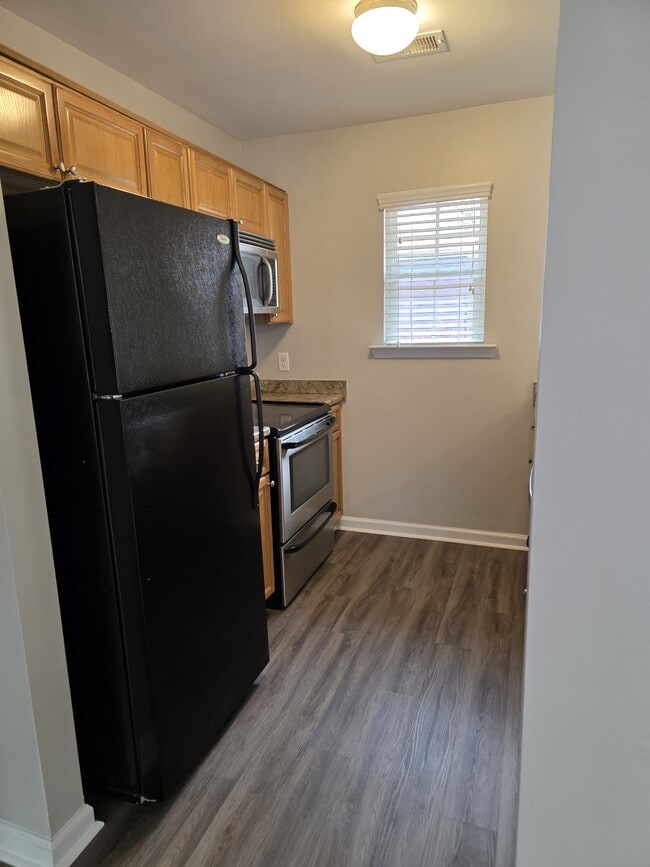 Building Photo - 132 Neva Ave