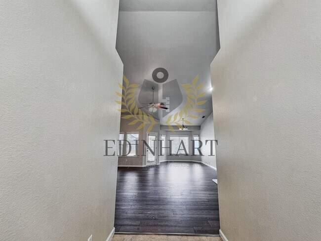 Foto del edificio - 448 W Serena Ave