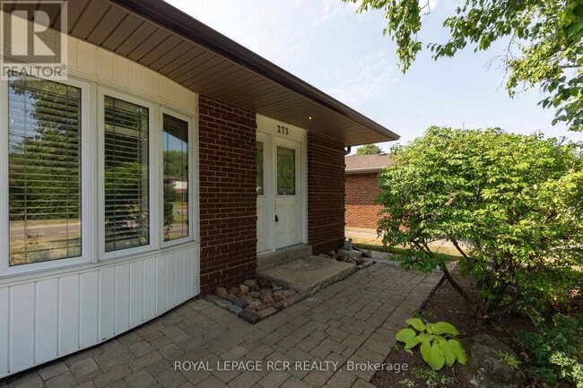 Building Photo - 273 Newlove Dr