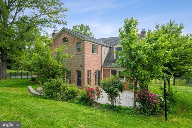 Building Photo - 7701 Barnum Rd