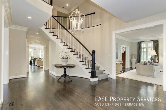 Foto del edificio - 5018 Eskridge Terrace NW