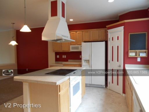 Foto del edificio - 21875 NE Larkspur Ln