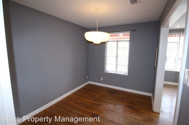 Building Photo - 1305 W Saint Johns Ave