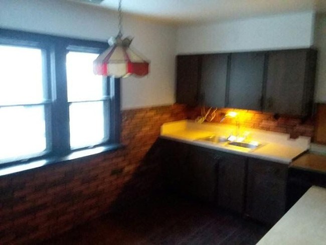 Building Photo - 518 N 54th St