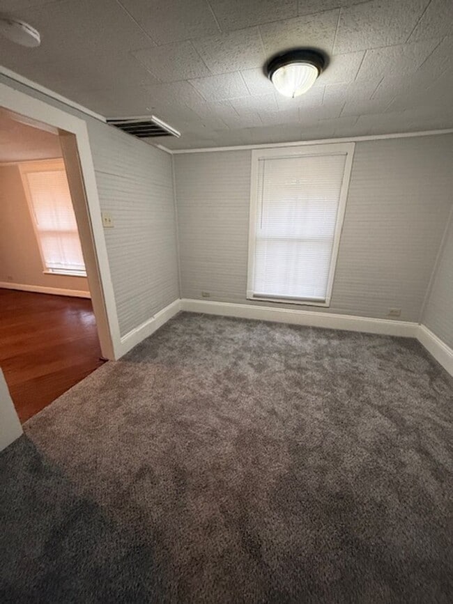 Foto del edificio - 2 Bedroom, 1.5-bathroom house