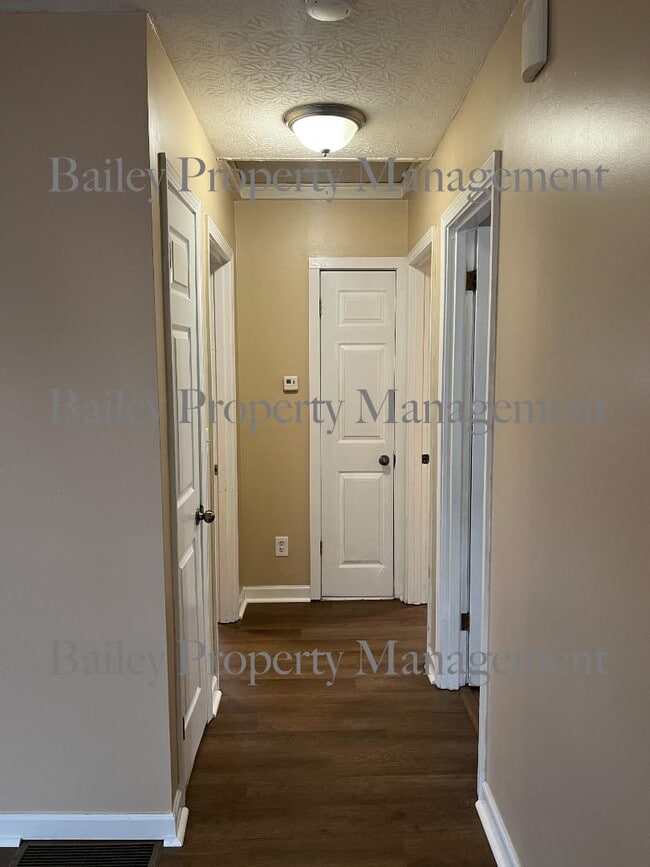 Foto del edificio - 1613 Pershing Ave