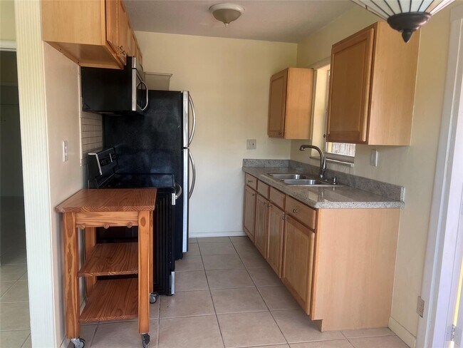 Foto del edificio - 872 NE 36th St
