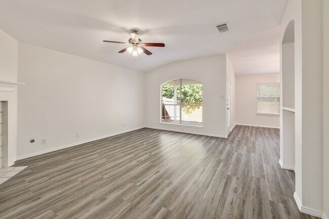 Foto del edificio - Single level 3/2 in Anderson Mill Village