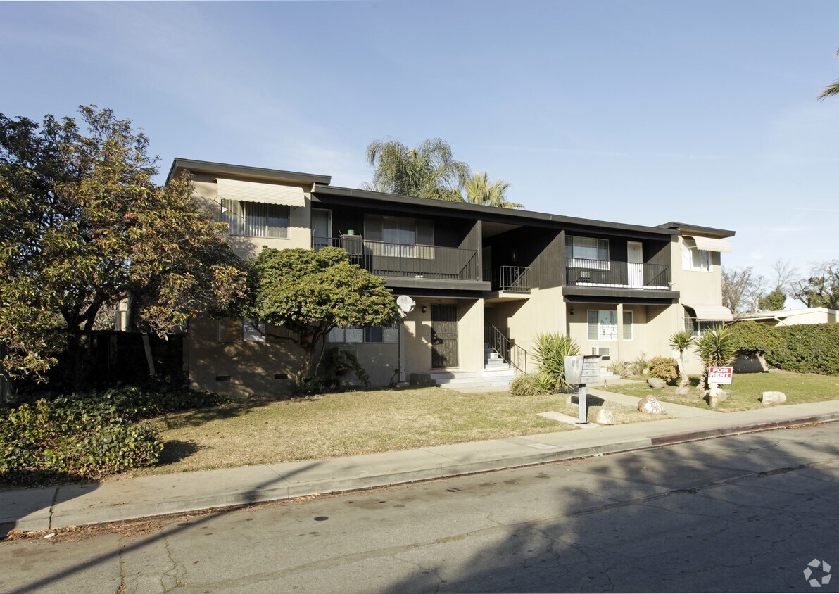 Primary Photo - 1121 E Pasadena St