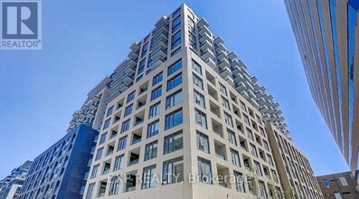 Building Photo - 543 Richmond St W