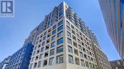 Building Photo - 543 Richmond St W