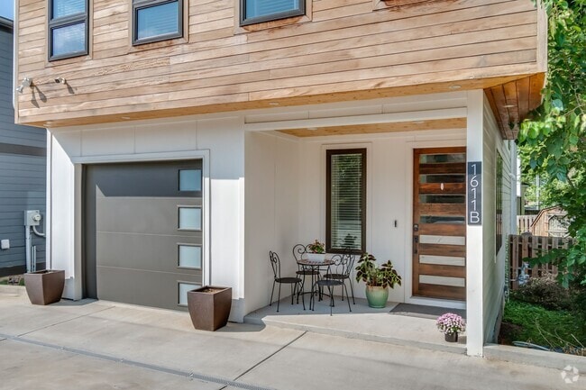 Building Photo - 1611B Cahal Ave