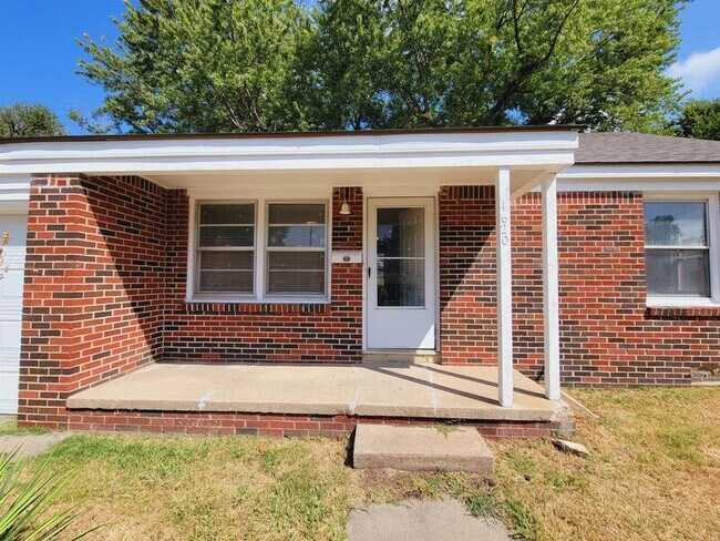 Building Photo - 4620 Vesta Dr