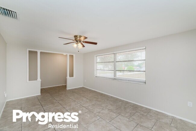 Building Photo - 4711 Mayflower Dr