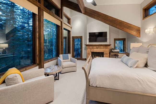 Building Photo - 342 Ridge Rd