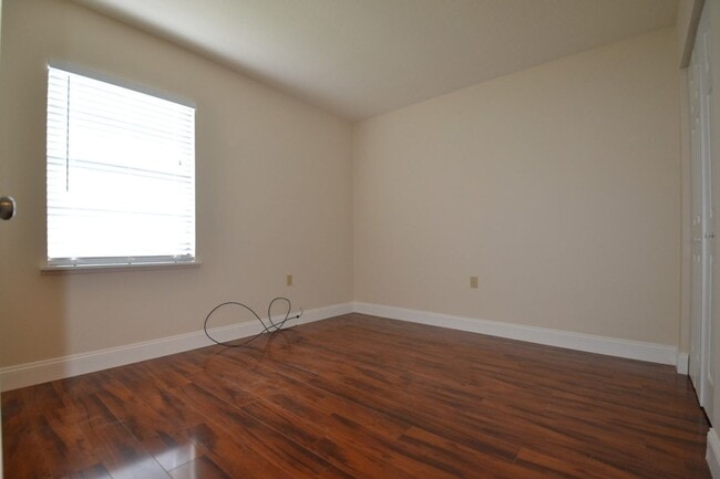 Building Photo - Carpet Free ~ 4 BR Home in Oviedo ~ Top Rated Schools