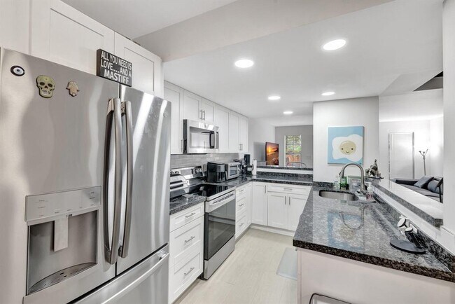 Foto del edificio - 640 Tennis Club Dr