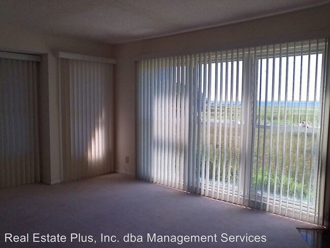 Building Photo - 9123 Riverview Dr