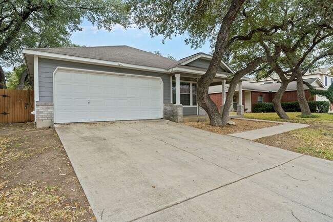 Foto del edificio - Charming 3-Bedroom Home in Carriage Hills ...