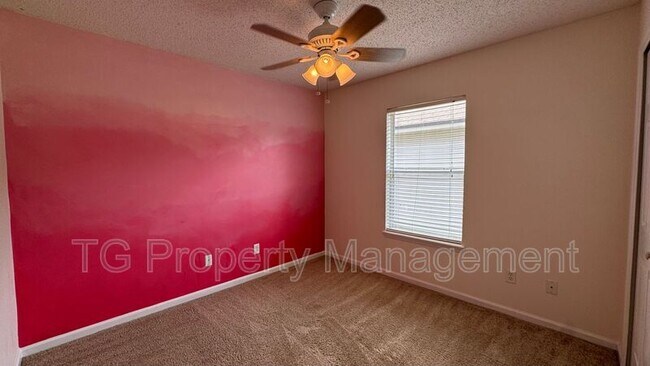 Foto del edificio - 9583 Stratham Ct