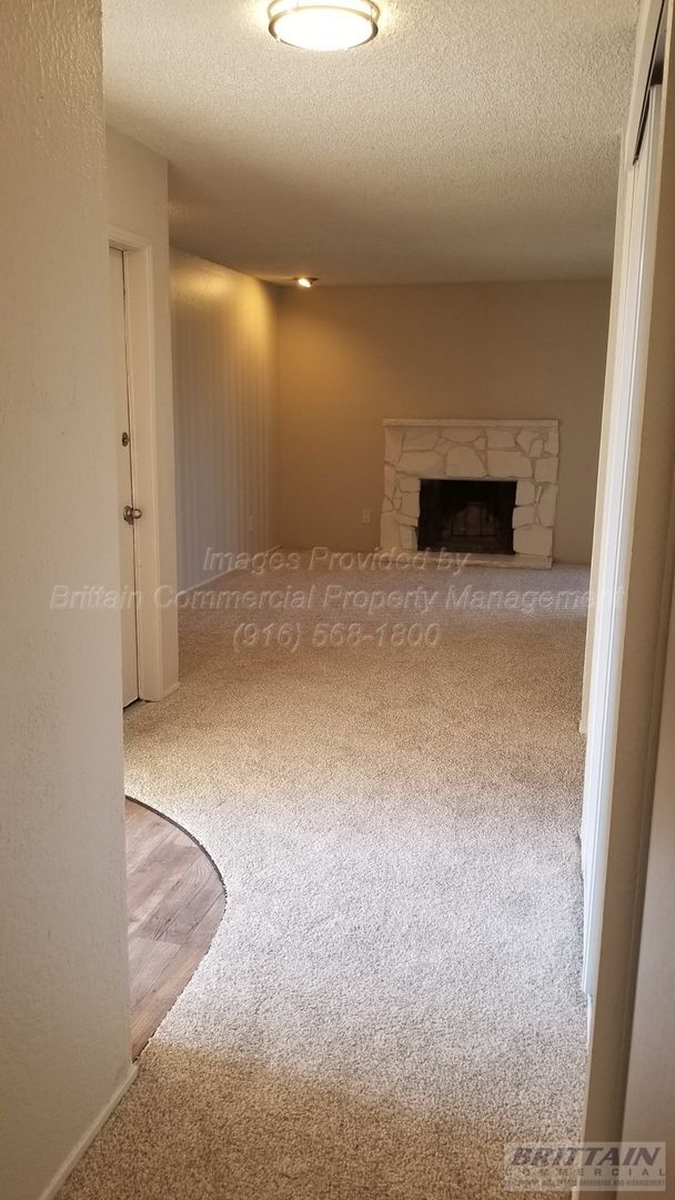 Spacious 4/2 Home with a 2 car garage in N... House Rental in North