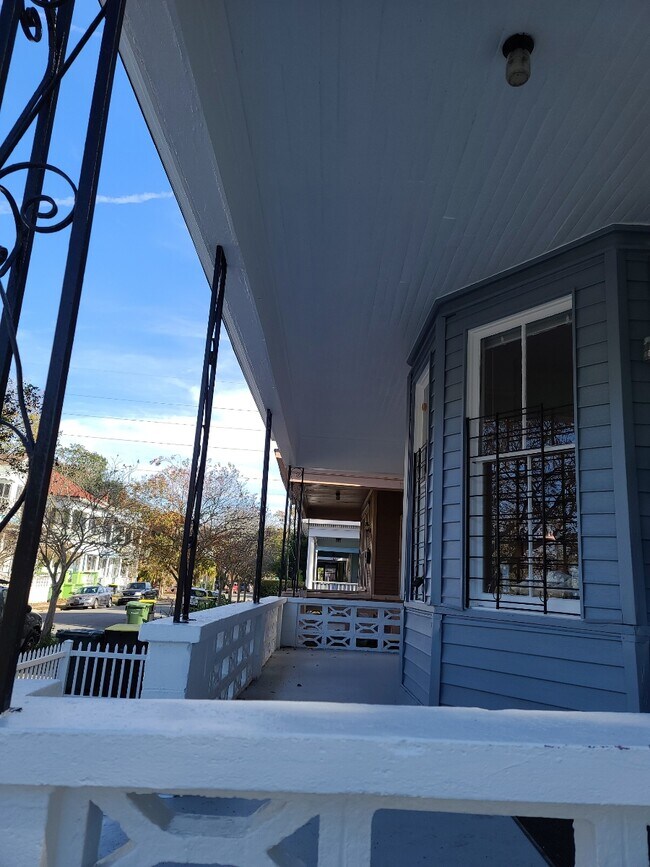 Building Photo - 319 W 33rd St