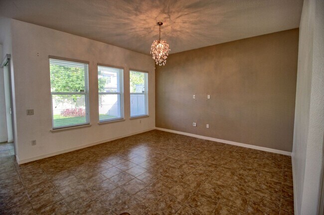 Building Photo - 8756 Crescendo Avenue