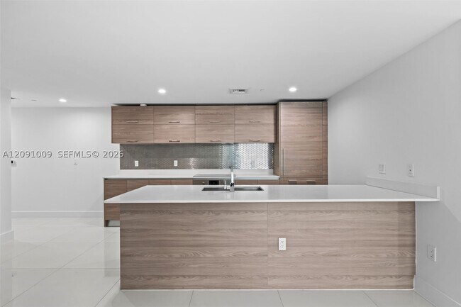Foto del edificio - 1300 S Miami Ave