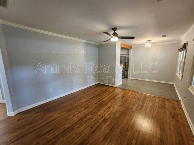 Building Photo - 1222 Crestwood Dr SE