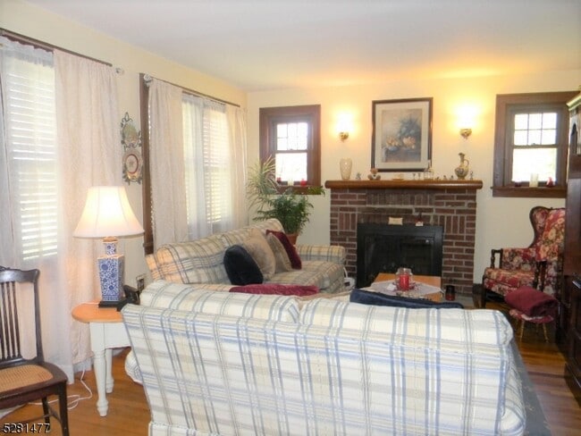 Foto del edificio - 34 Ahnert Ave