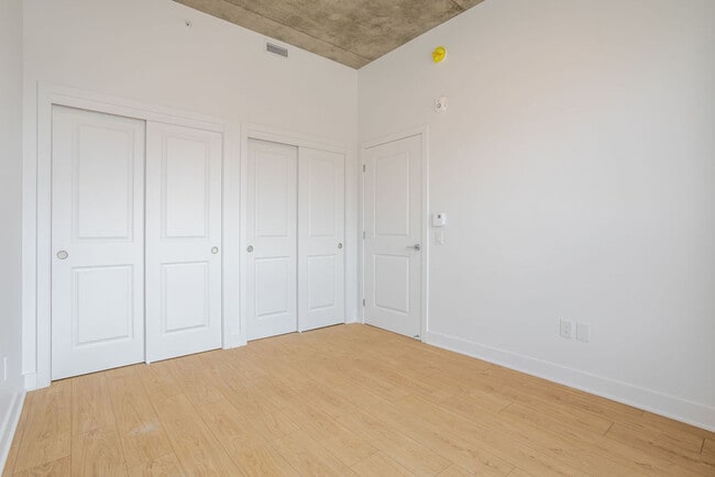Photo du bâtiment - 7300 Rue Saint-Jacques