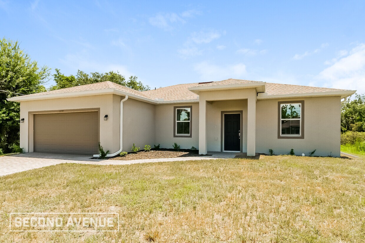 Foto principal - 1698 Nabatoff St