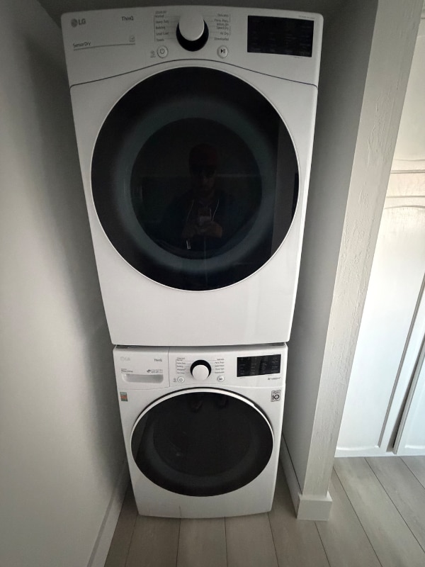 Building Photo - 3031 N Civic Center Plaza