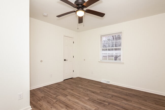 Building Photo - 316 Donna Ave