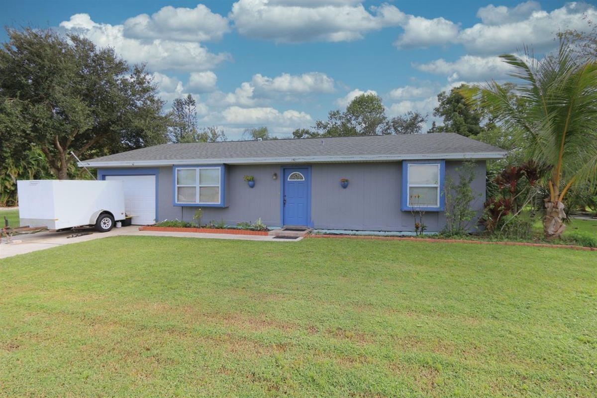 Foto principal - 274 NE Brunson Ct